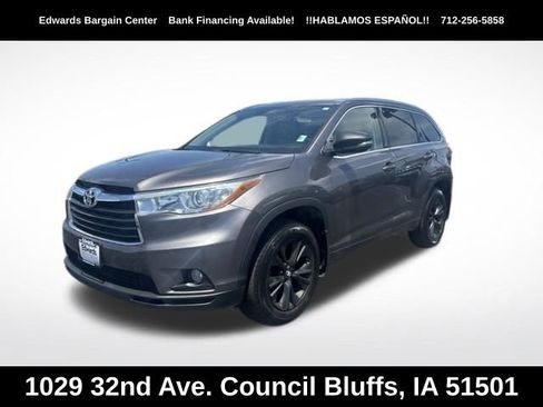 Used 2016 Toyota Highlander XLE AWD/4WD image 3