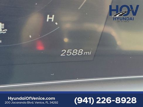 Certified 2025 Hyundai Santa Cruz Limited AWD/4WD image 28