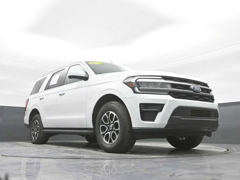 Used 2024 Ford Expedition XLT image 29