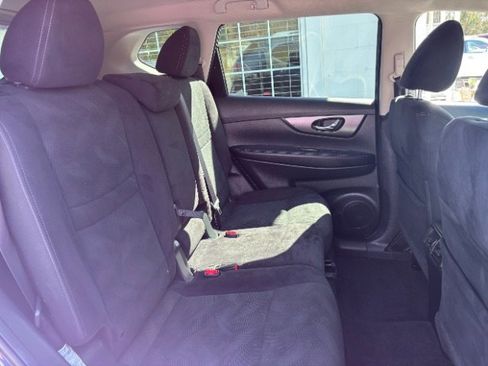 Used 2014 Nissan Rogue SV image 48