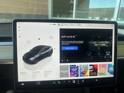 Used 2025 Tesla Model Y Long Range RWD image 25