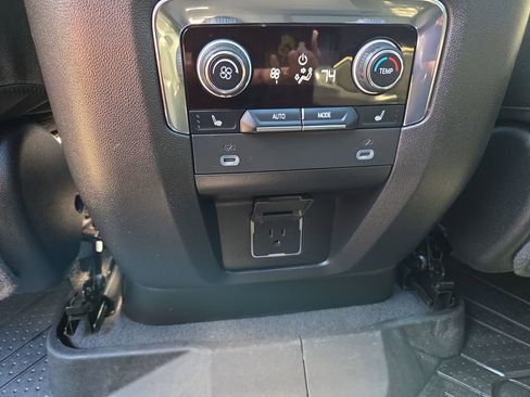 Certified 2023 Chevrolet Suburban Premier AWD/4WD image 36