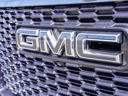 Used 2023 GMC Yukon XL Denali Ultimate image 11