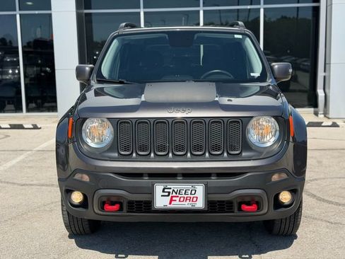 Used 2017 Jeep Renegade Trailhawk AWD/4WD image 2