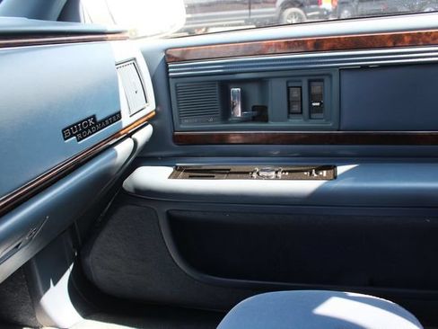 Used 1996 Buick Roadmaster Limited RWD image 22