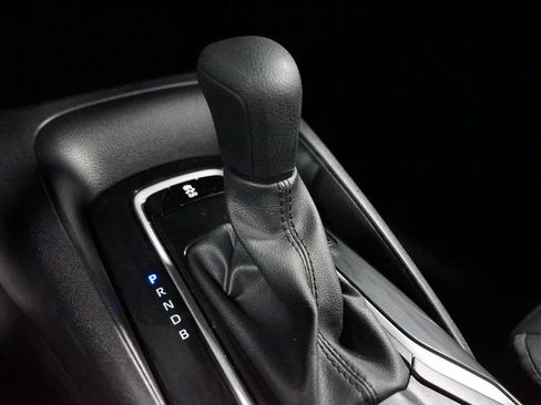 Used 2025 Toyota Corolla LE FWD image 21