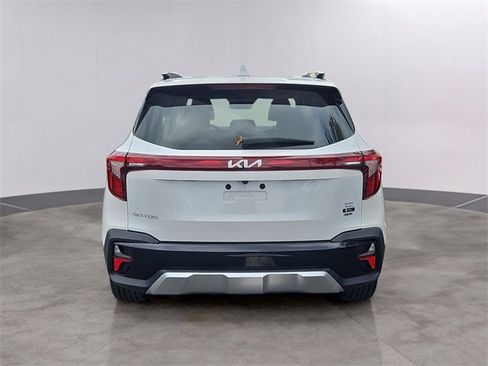 Certified 2024 Kia Seltos SX w/ SX Sunroof Package image 5