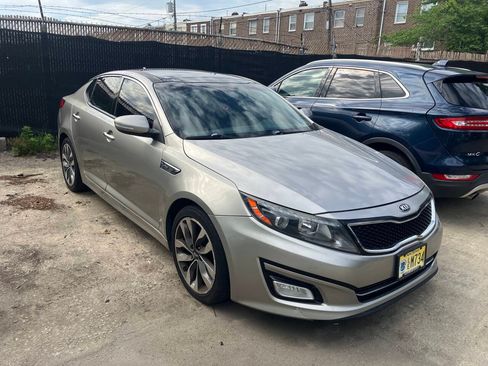 Used 2015 Kia Optima SX w/ SX Turbo Premium Package FWD image 2