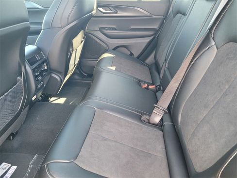 Used 2025 Jeep Grand Cherokee Altitude w/ Trailer Tow Package image 4