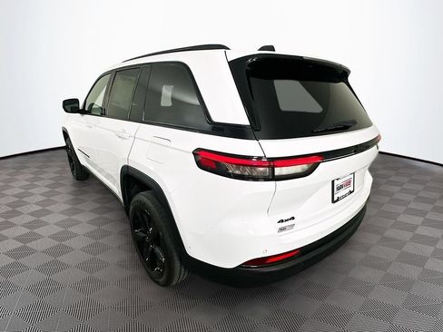 Certified 2023 Jeep Grand Cherokee Altitude AWD/4WD image 8