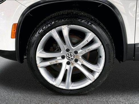 Used 2013 Volkswagen Tiguan SEL AWD/4WD image 32