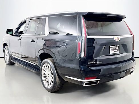 Used 2021 Cadillac Escalade ESV Premium Luxury image 6