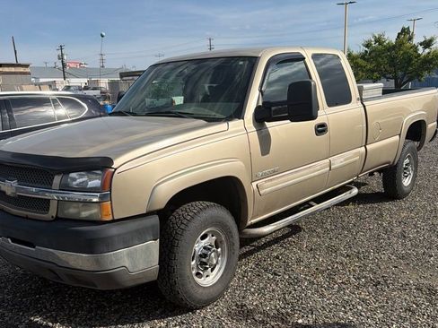Used 2004 Chevrolet Silverado 2500 LS AWD/4WD image 1