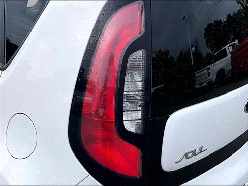 Used 2016 Kia Soul FWD image 31