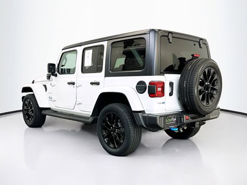 Used 2022 Jeep Wrangler Unlimited Sahara AWD/4WD image 5