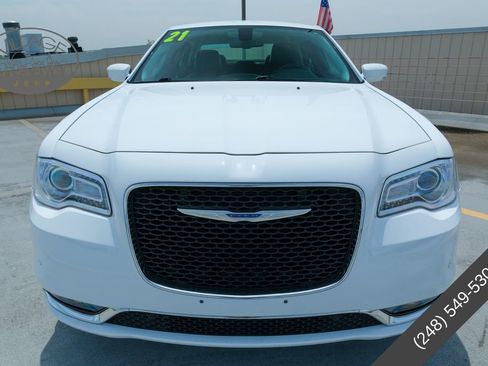 Used 2021 Chrysler 300 Touring L AWD/4WD image 11