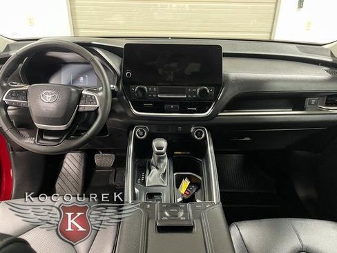 Used 2024 Toyota Grand Highlander XLE image 13