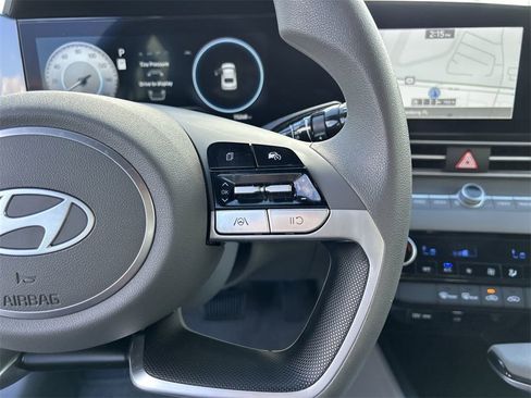 Certified 2024 Hyundai Elantra SEL image 24