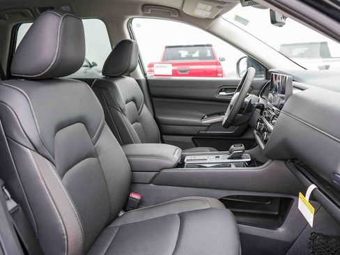 New 2026 Nissan Pathfinder SL w/ Cargo Package FWD image 18