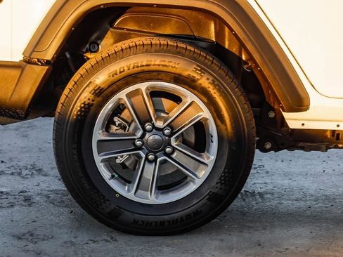 Certified 2022 Jeep Wrangler Unlimited Sport image 11