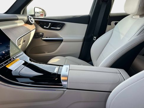 New 2026 Mercedes-Benz GLC 300 image 24