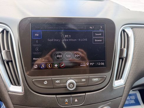 Used 2021 Chevrolet Malibu LT FWD image 15