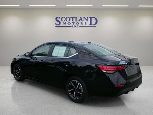 Used 2024 Nissan Sentra SV FWD image 8