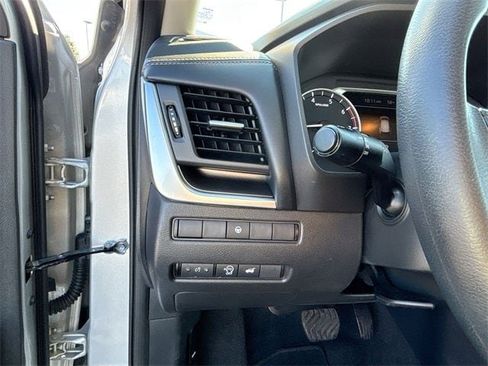 Used 2024 Nissan Rogue SV image 64