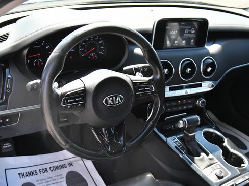 Used 2019 Kia Stinger RWD image 16