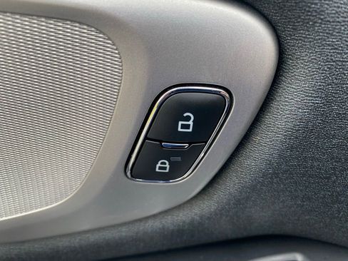 Used 2025 Ford Expedition Active image 14