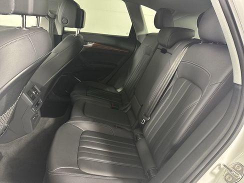 Used 2023 Audi Q5 2.0T Premium w/ Convenience Package image 29