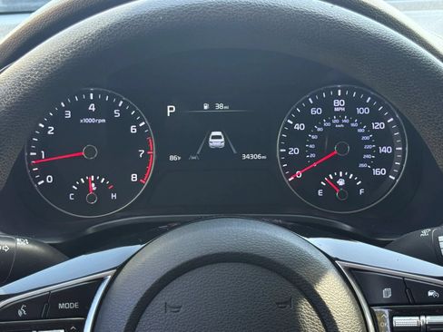 Used 2022 Kia Forte LXS FWD image 8