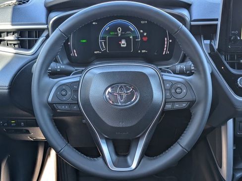 Used 2025 Toyota Corolla Cross XSE image 20