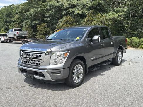 Certified 2024 Nissan Titan SV w/ SV Convenience Package AWD/4WD image 3