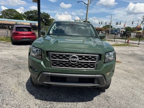 Used 2022 Nissan Frontier SV AWD/4WD image 3