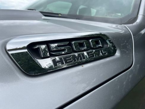 Used 2019 RAM 1500 Laramie AWD/4WD image 11