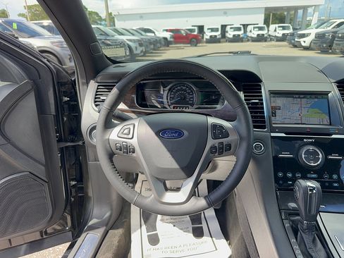 Used 2014 Ford Taurus Limited w/ Equipment Group 301A FWD image 33