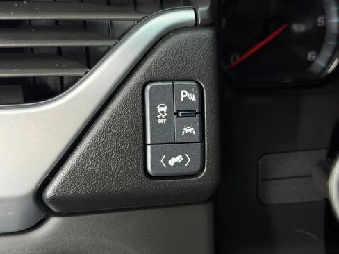 Used 2016 Chevrolet Suburban LT AWD/4WD image 36