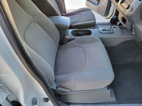 Used 2021 Nissan Frontier SV image 11