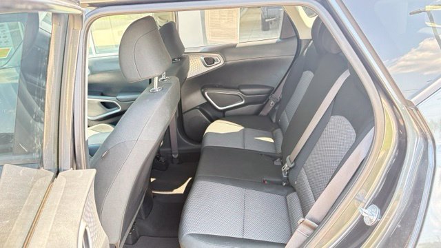 Used 2023 Kia Soul LX w/ Option Group 015 FWD image 26