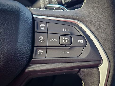 New 2025 Jeep Grand Cherokee Laredo X w/ Luxury Tech Group I image 21