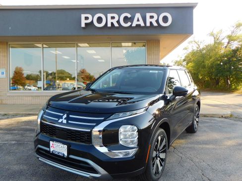 New 2025 Mitsubishi Outlander SE image 1