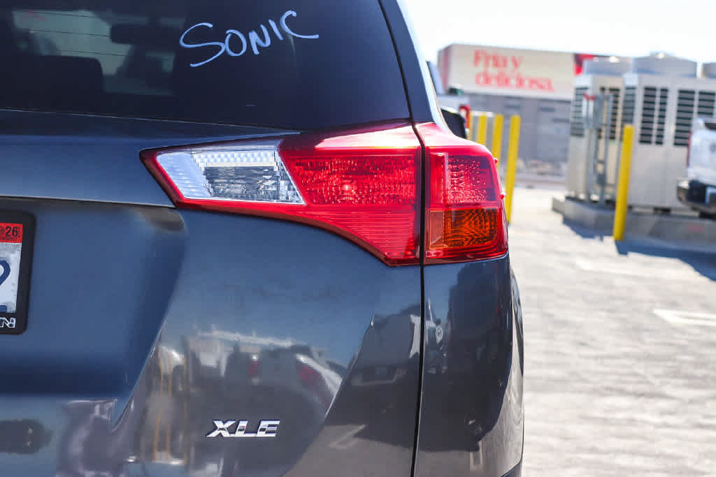 Used 2015 Toyota RAV4 XLE FWD image 9