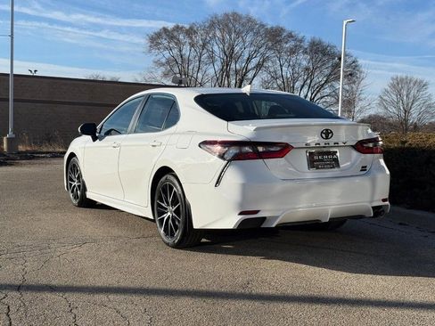 Used 2024 Toyota Camry SE image 5