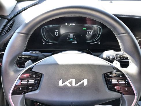 Used 2024 Kia Niro EX image 20