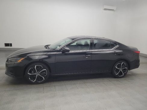 Used 2025 Nissan Altima 2.5 SR FWD image 2