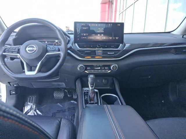 Certified 2024 Nissan Altima 2.0 SR FWD image 19