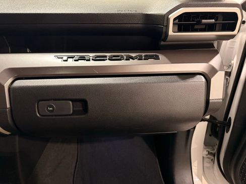 Used 2024 Toyota Tacoma TRD Sport image 28