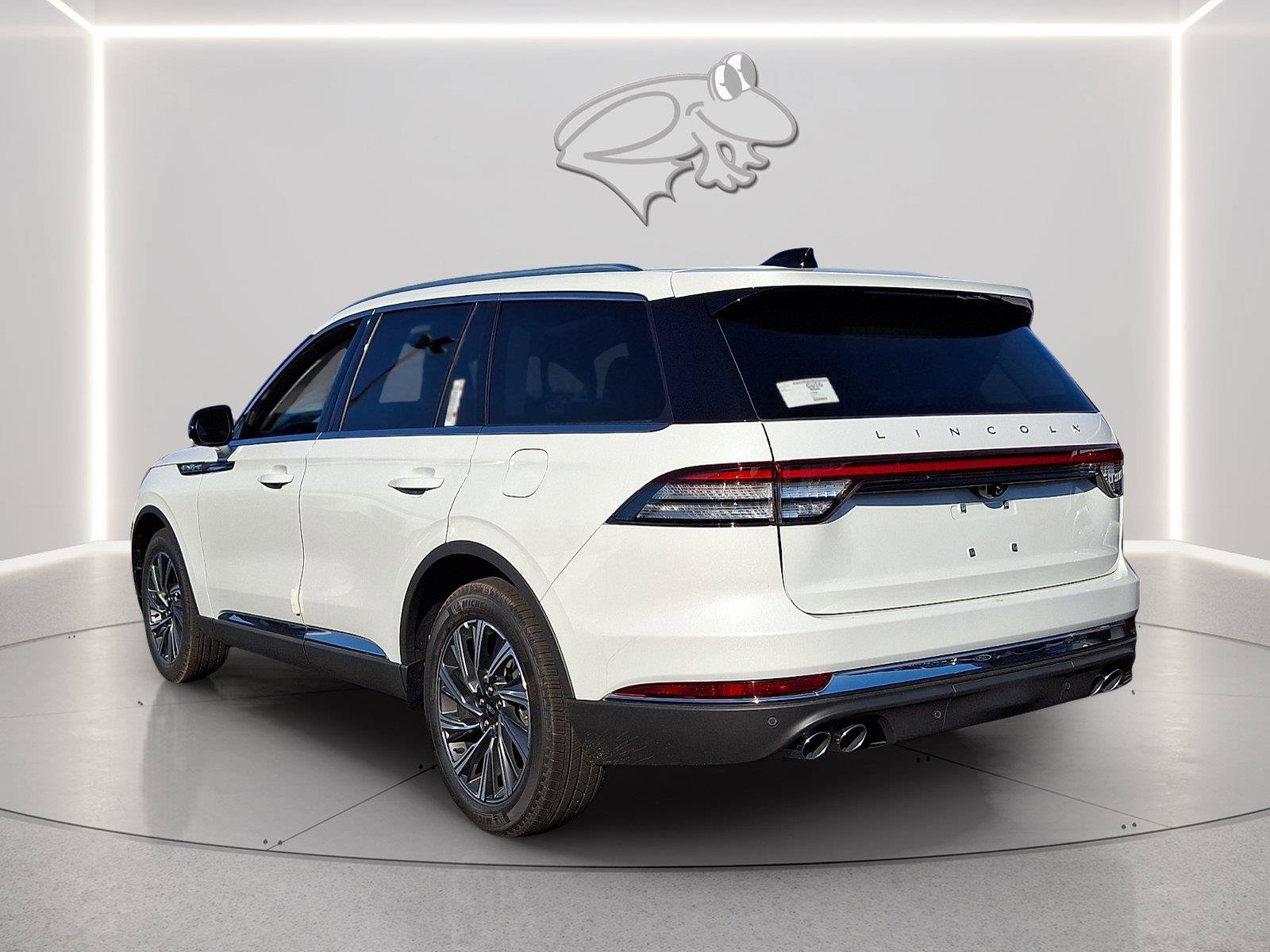 New 2027 Lincoln Aviator AWD image 2