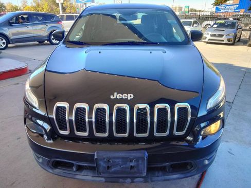 Used 2016 Jeep Cherokee Sport image 7